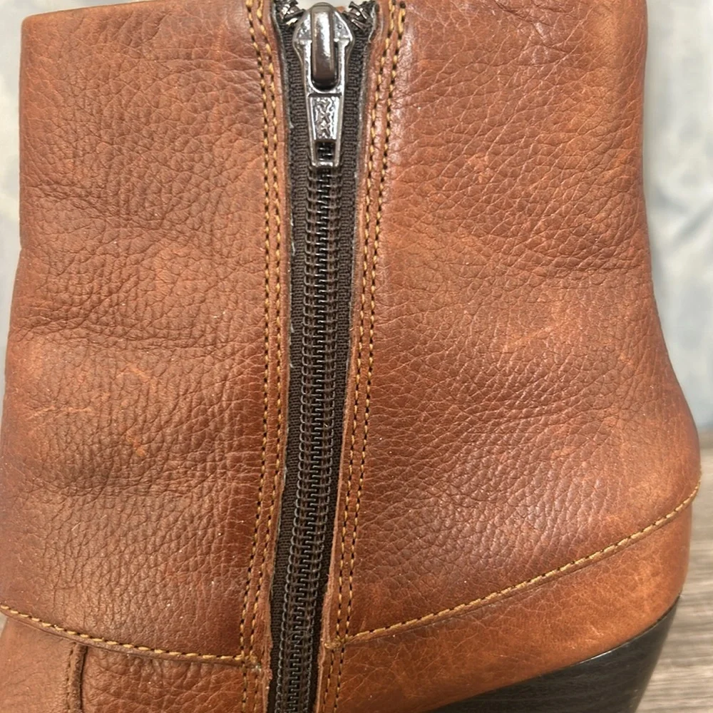 B.O.C Born Concept Traipse Brown Leather Booties‎ Cuffed Double Buckle 7/38
